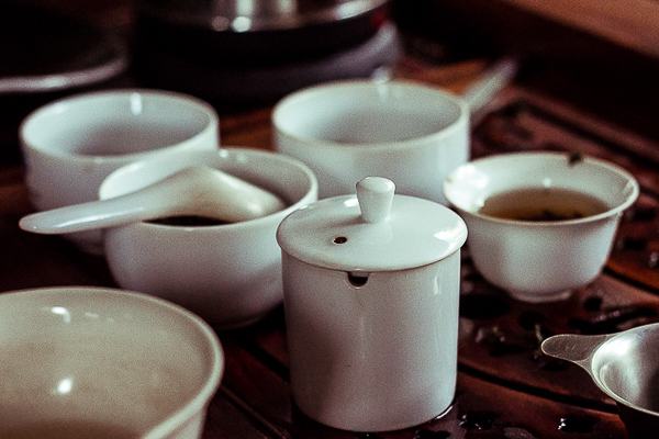 Cupping Oolong Tea